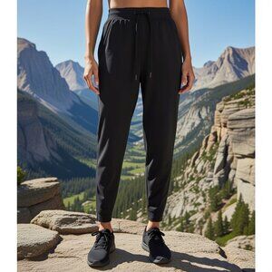 NWT LULULEMON License to Train High-Rise Pant